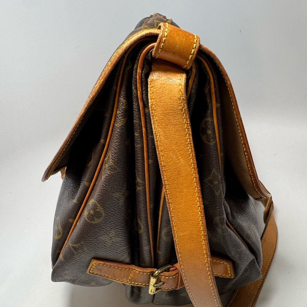 SOLD Louis Vuitton Saumur 35 Monogram Crossbody / Shoulder Bag - Picture 10 of 16